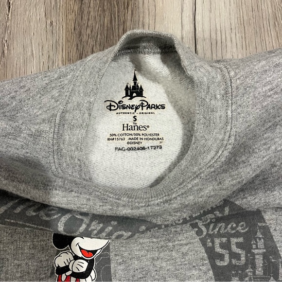 Disney Parks Disneyland Resort Vintage Crewneck Sweatshirt Size S, Grey - Picture 5 of 8
